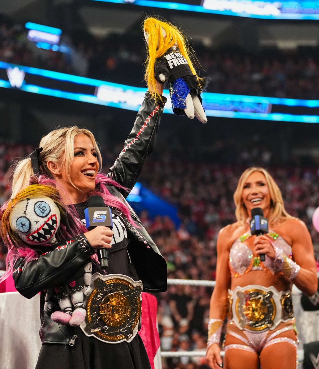 Dolls/Puppets that's the it thing in wrestling 😊

<a href="/AlexaBliss_WWE/">Lexi (Kaufman) Cabrera</a> 😇