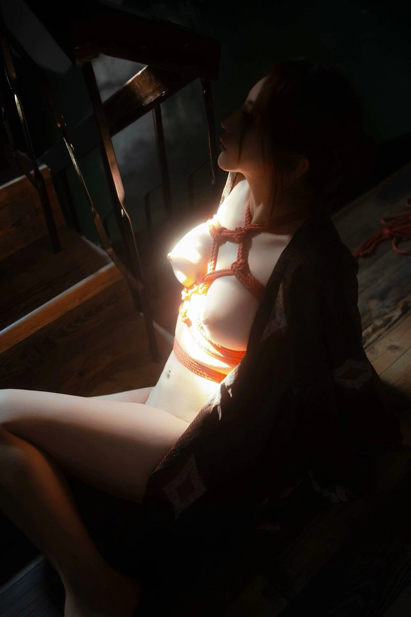 ymlyb's tweet photo. 城市:南京
年龄：27
身高：165
体重:52
罩杯：c
特点:服务意识强，有钉子
爱好:户外，多人，强制 https://t.co/iS2YRrtyrr