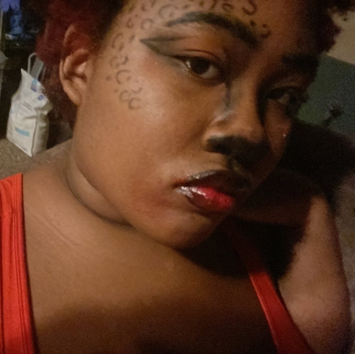 femmepurgatory's tweet image. that girl with brown eyes and cheetah makeup will ruin ur life btw #imtheproblem