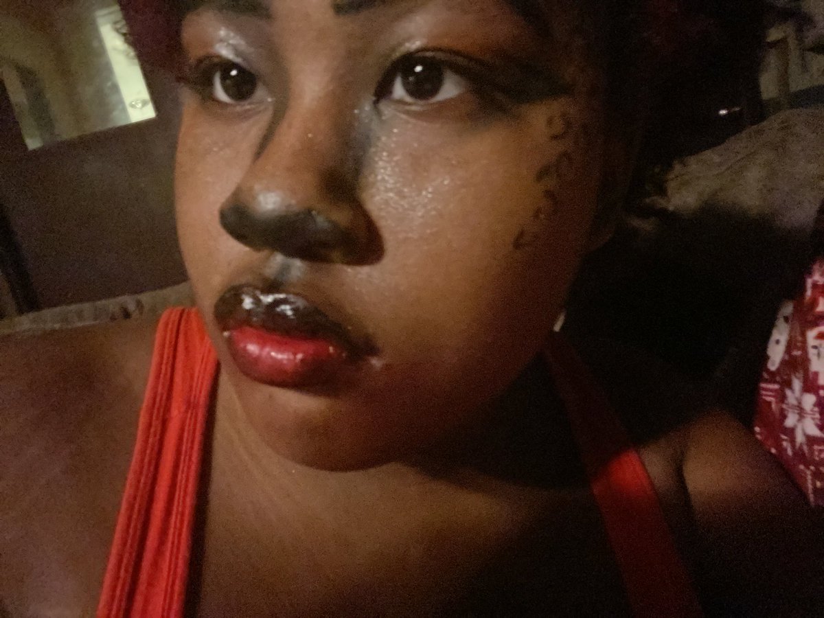 femmepurgatory's tweet image. that girl with brown eyes and cheetah makeup will ruin ur life btw #imtheproblem