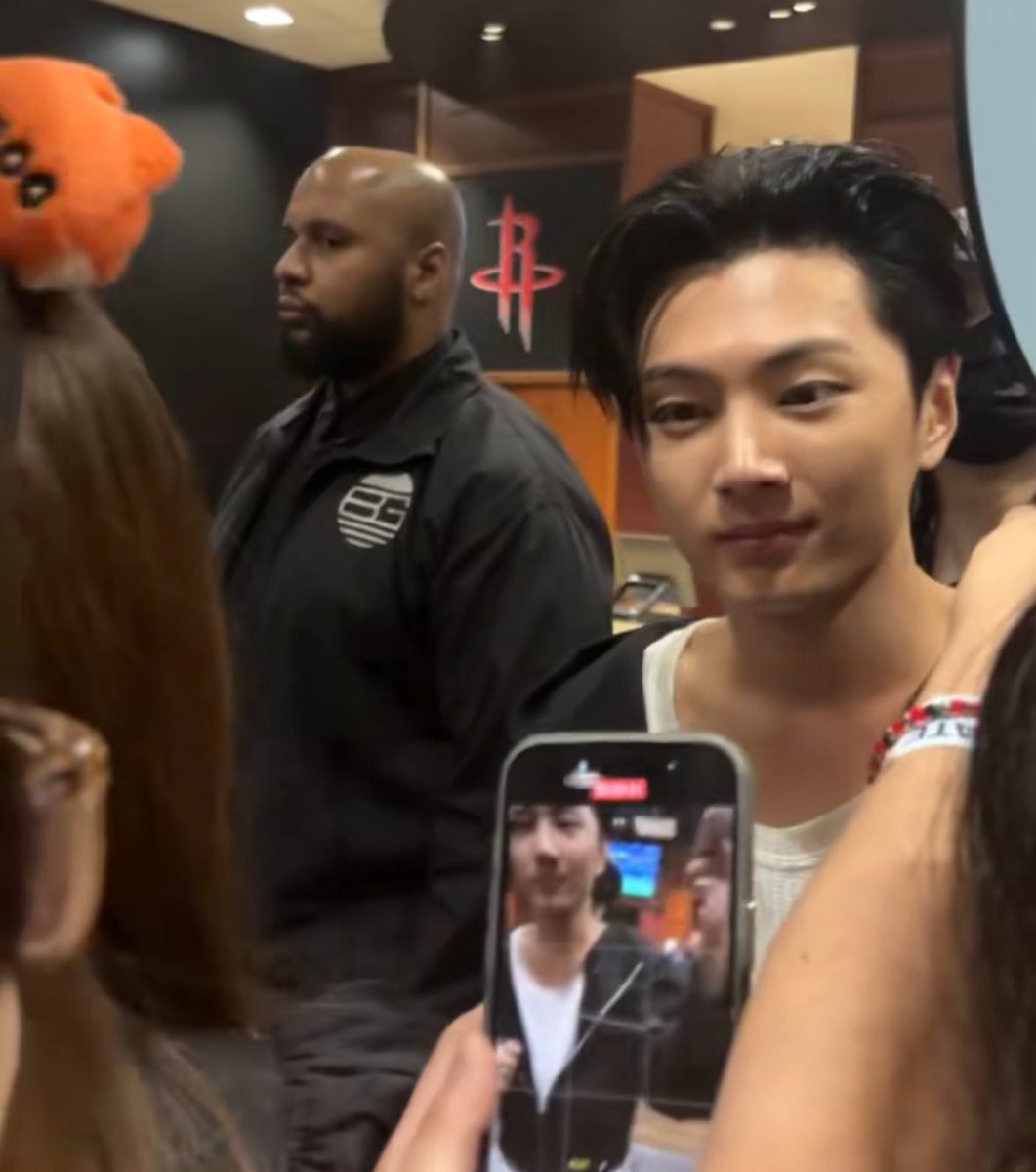 ☁️ ᗢ tweet media