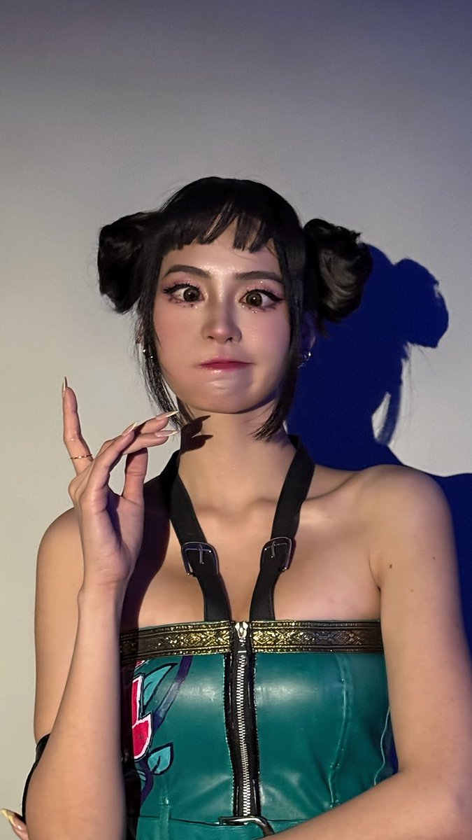 OUTFIT ZOEY BELI ❌
OUTFIT ZOEY DIY ✅