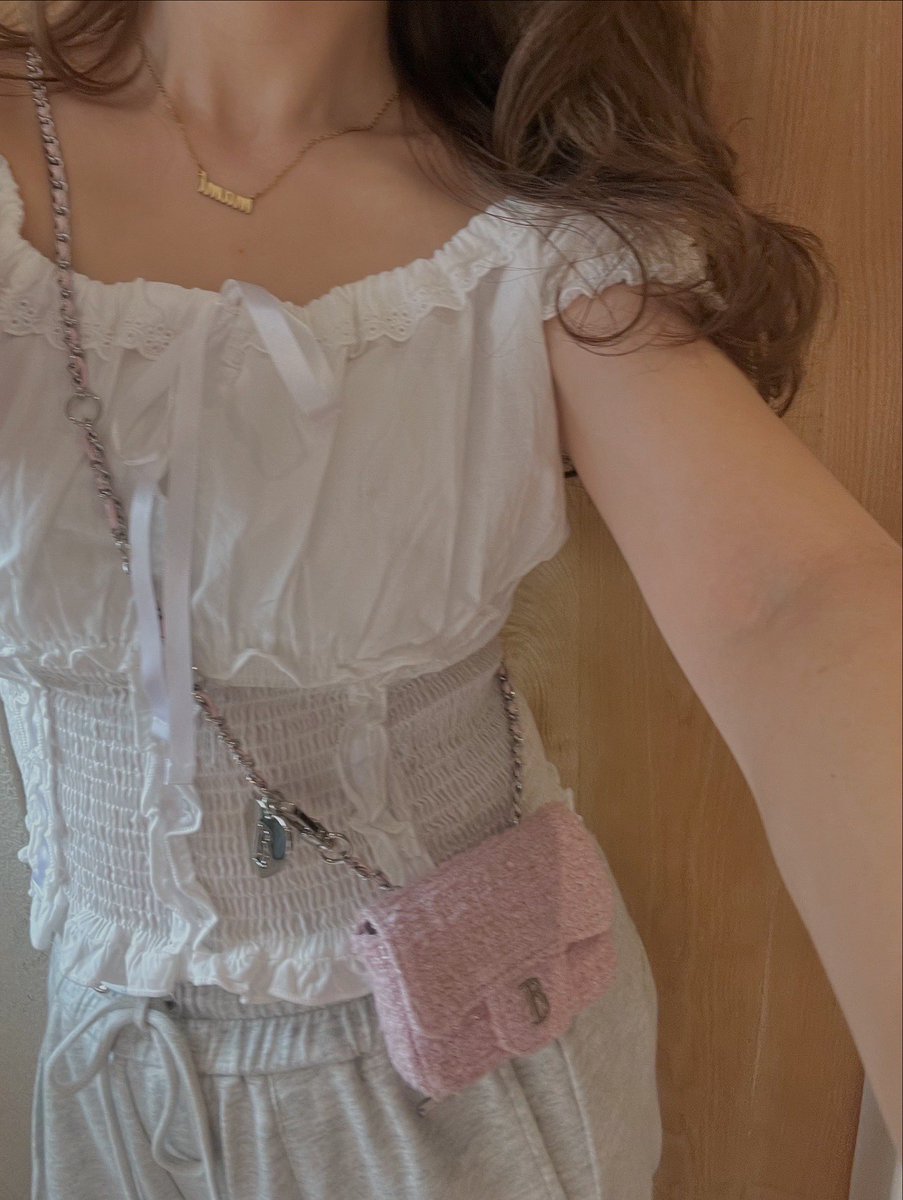 con_mami_con's tweet photo. ウサギオンラインで取り扱っている
🐰the Barnnet♥️が可愛すぎる

ショルダーミニのPNKは
ウサギ��定カラー✨😳

#USAGIONLINE https://t.co/ynur6UtoRd