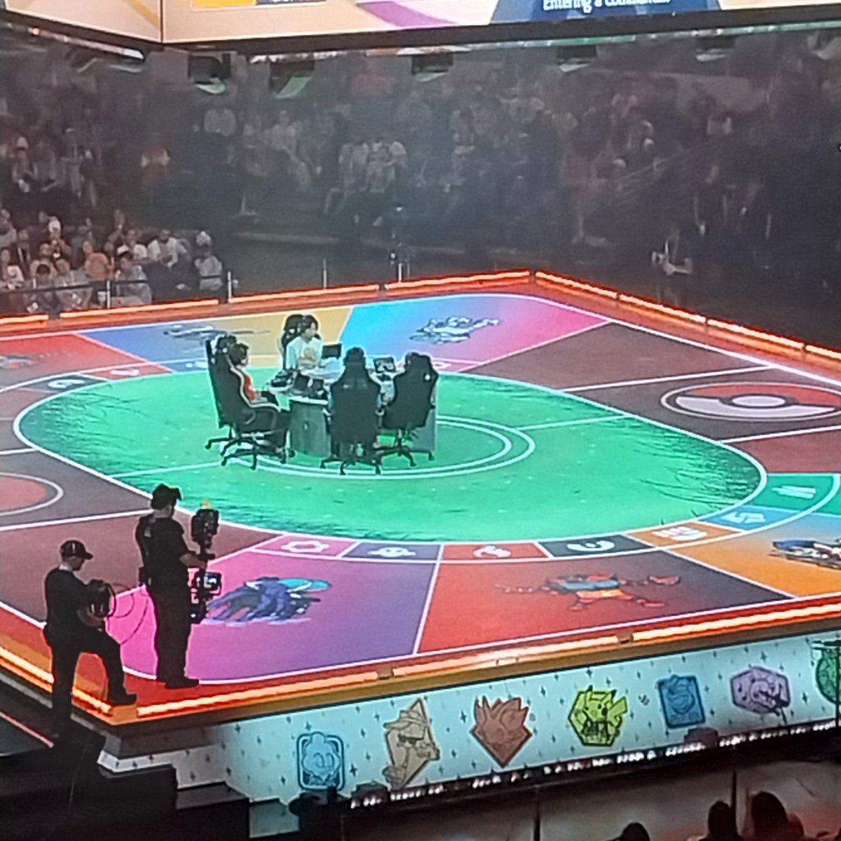 NailsOU's tweet image. pregame, trick room, grassy terrain, electric terrain

very cool special effects for worlds finals!