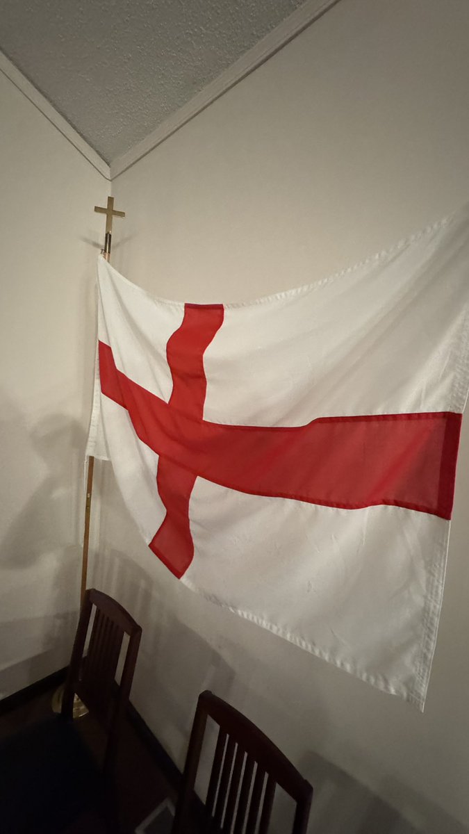 calvinrobinson's tweet photo. For England and St George 🏴󠁧󠁢󠁥󠁮󠁧󠁿 https://t.co/YD5UbHUE1I