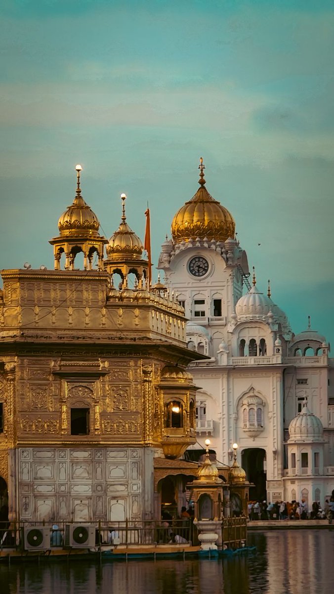 ਗਉੜੀ ਮਹਲਾ ੫ ॥
ਥਿਰੁ ਘਰਿ ਬੈਸਹੁ ਹਰਿ ਜਨ ਪਿਆਰੇ ॥ ਸਤਿਗੁਰਿ ਤੁਮਰੇ ਕਾਜ ਸਵਾਰੇ ॥੧॥ ਰਹਾਉ ॥

ਵਾਹਿਗੁਰੂ ਜੀ 🙏💐