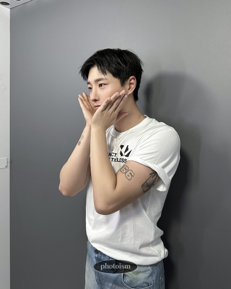 PHOTOISM BEHIND tweet media