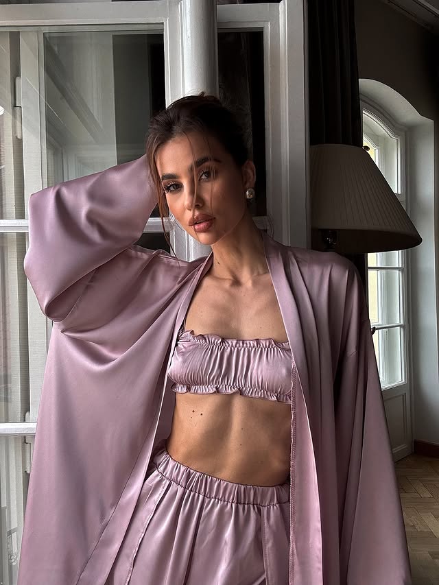 SabrinaO2l's tweet image. Howdy💋