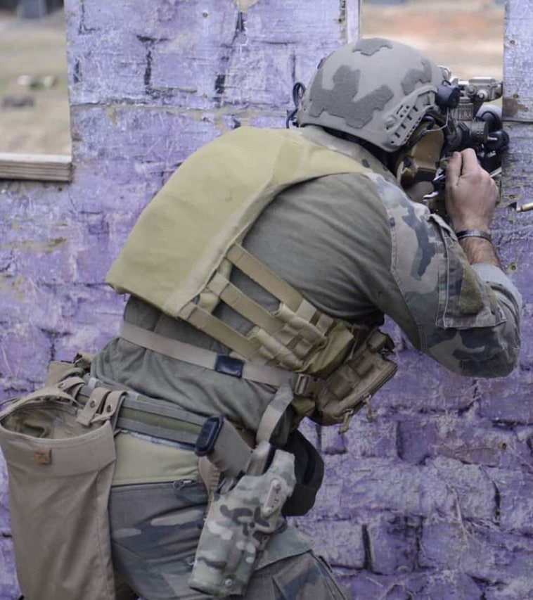 devgroup_jp's tweet image. Crye Precision LV-MBAV 
USSOCOMにLV-MBAVという名称にて提供されチェストリグの装着可能。 伸縮性のあるカマーバンド（Radio/Side Armor) カマーバンドロープロファイルアジャスタブルショルダースリーブ標準的なプレートを装着可能スケレテルカマーバンドとの互換性あり。

devgroup.jp/shopbrand/ct14…