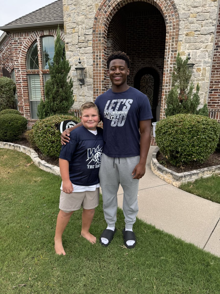 Glad to get to meet both of my Claw Crew buddies Major and Asher today!! Can’t wait for a great season with them both. <a href="/WGHSFootball/">Walnut Grove Football</a> <a href="/Coach_YAK/">Paul Yatkowski</a> <a href="/Coach_DHart/">Coach Darius Hart</a>