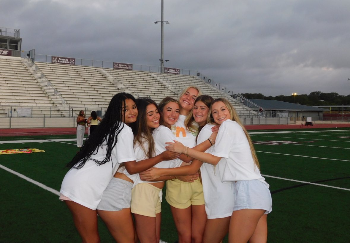 Where did the time go 🥺🥺🥺 our senior group at senior sunrise!!