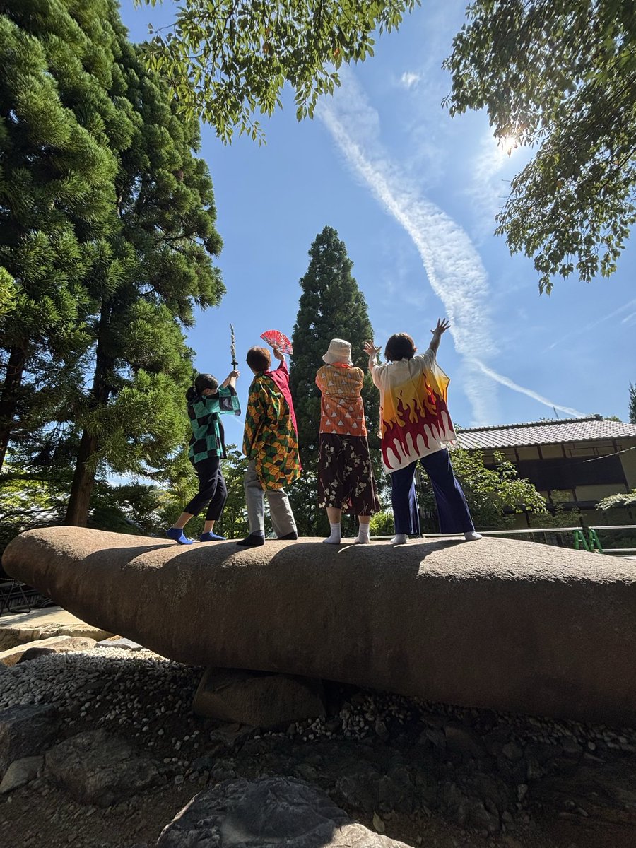 The_Stone_Oishi's tweet photo. Seeing the rising dragon-like clouds, #TanjiroKamado, #ZenitsuAgatsuma, #GiyuTomioka, and #KyojuroRengoku rise up in a rally on #thestone
昇龍の様な雲をみて、#竈門炭治郎、#我妻善逸、#冨岡義勇、#煉獄杏寿郎 が #御石 の上で決起中 https://t.co/MR2MyvVwPq