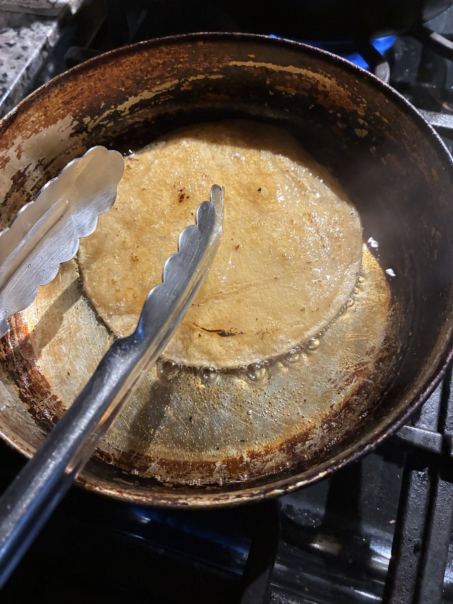 SueHappy3's tweet image. Grown women with their shit together! 

Only have “beef” on tostadas! #Homemade #Dinner 

😘💋😚😗😽  #Sis