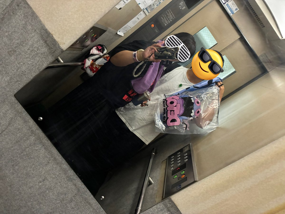 1010okrock's tweet photo. 昨日は地元でワンオクLIVE🥳前回、大分に来たのが2012年だったから13年ぶり！
渋滞もほぼなくて開場時間に家を出ても余裕で間に合った✌️
素晴らしい演奏と歌でした✨
夜空にどこまでも伸びていくtakaの声は本当に最高だった☺️
 #ワンオク大分 
 #DETOX https://t.co/GLkL2kTG2l