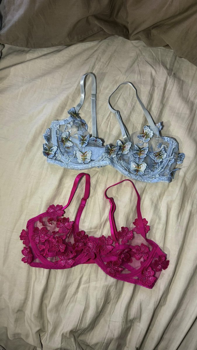 __ari_kim's tweet photo. Guess what color I’m wearing in the Dms 👀 
If you get it right, you might get a little something 🔥💦

#lingerie #onlyfans #fansly #onlyfansgirl #fanslygirl #onlyfansasia #onlyfansasian #onlyfanskorea #korean #koreangirl #lingeriegirl #fanslykorea #fanslykorean #일탈 #란제리 https://t.co/l1TomrJvYI