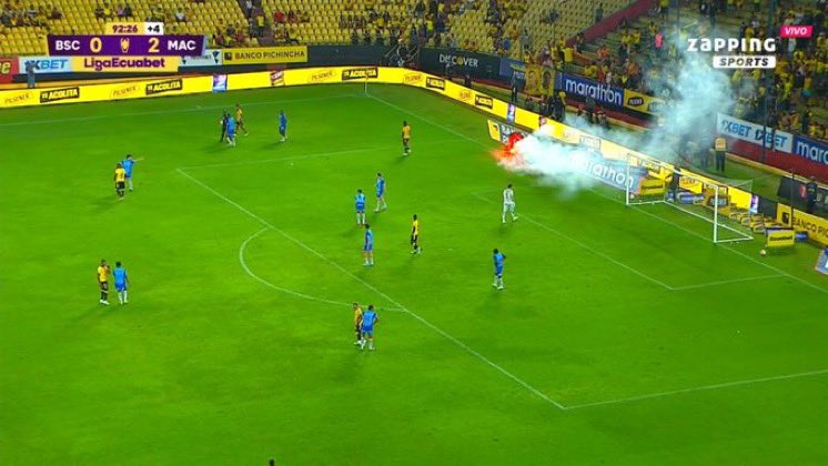 TIRASTE BENGALAS Y BOTELLAS A TUS PROPIOS JUGADORES CONTRA MACARÁ!!!! CONTRA MACARÁ EN CASA Y ESTANDO SEGUNDO EN LA TABLA 🤣🤣🤣🤣🤣🤣🤣
TODO ESTO EN TU CENTENARIO, GRACIAS POR TANTO!!! 🤣🤣🤣🤣🤣