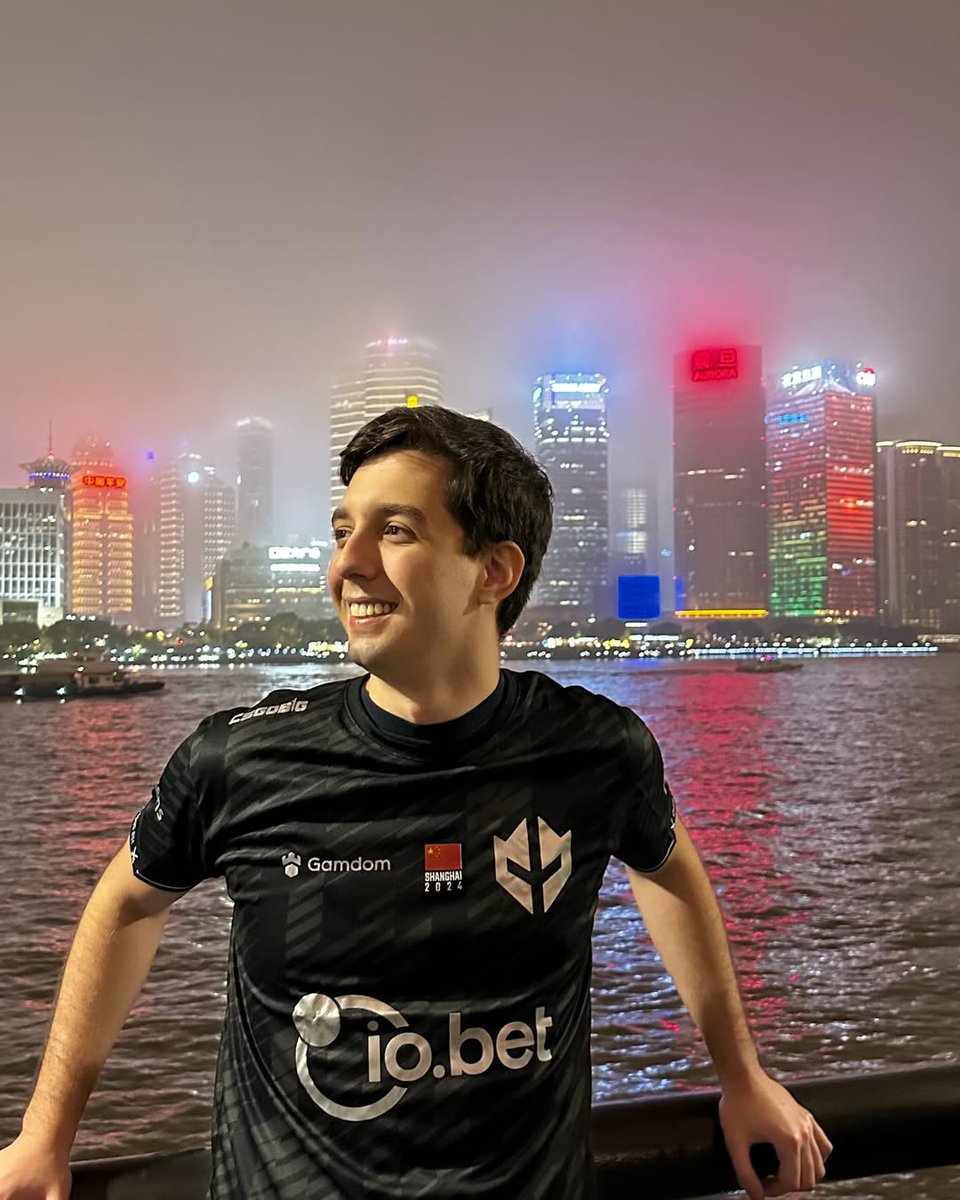 Classificados para Shanghai 🇨🇳
Jogao vs <a href="/fluxogg/">Fluxo</a> de ambas as equipes! Resultado muito importante para nosso calendario.

Uma fotinha em Shanghai pro <a href="/tomaszincs/">tomaszin</a> ver como é a China ai de casa