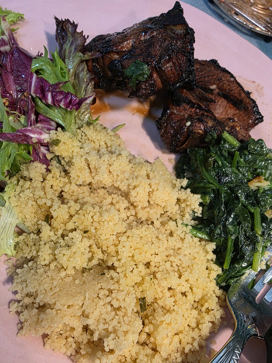 So, major dad's incredible lamb chops (ONLY American lamb), couscous, braised spinach, and weed salad with his killer vinaigrette. 

#ItsWhatsForDinner #TwitterSupperClub