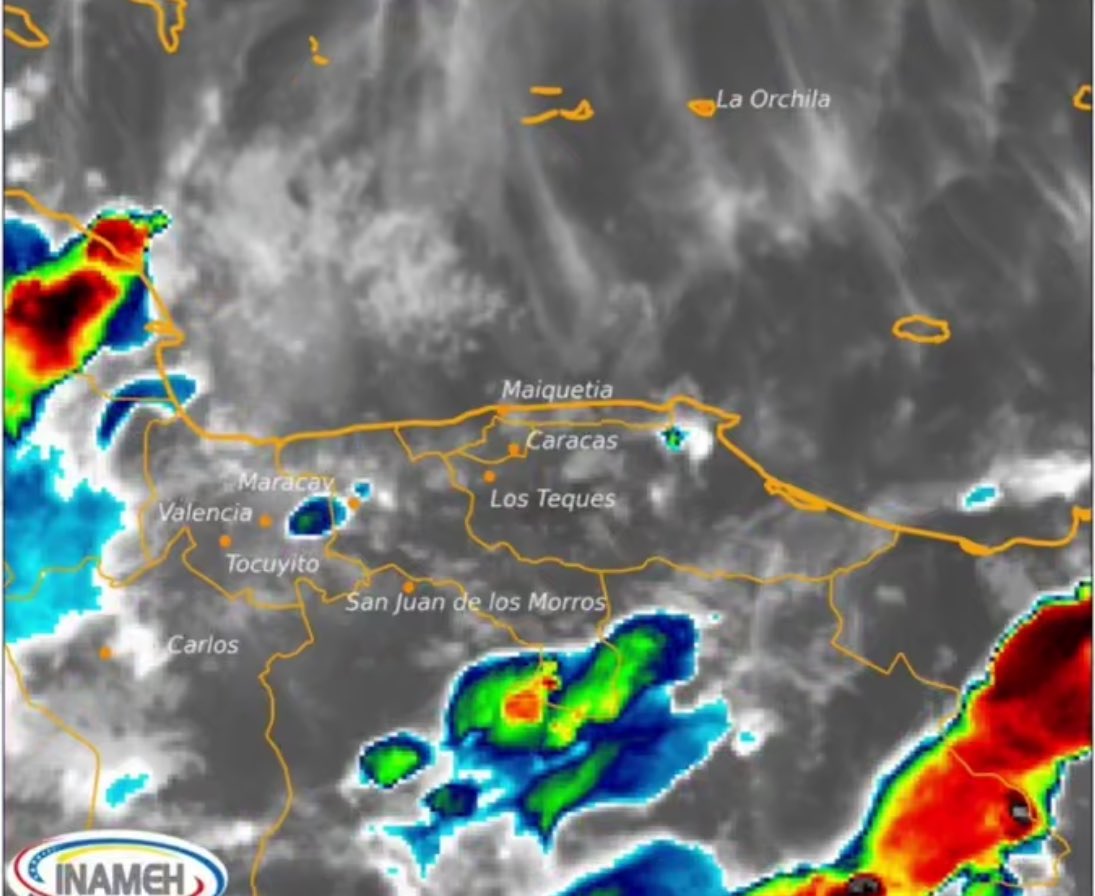2001OnLine's tweet image. #AHORA🇻🇪☔️🌧️ La noche de este domingo se registran fuertes precipitaciones en Caracas, Miranda, La Guaira, Guárico, Aragua y Carabobo. #17Ago 
📸Inameh