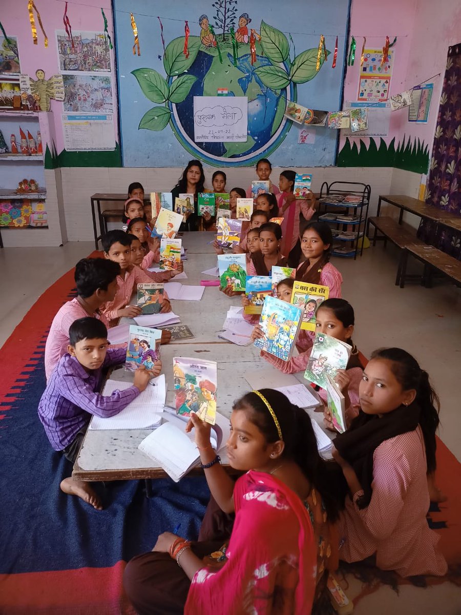 आशा और उत्साह एक तेजवान सूर्य के समान हैं ,साहसी इसी सूर्य के प्रकाश में आगे बढ़ते हैं।निराशा के वश में होते ही सारी मानसिक शक्तियां, प्रतिभा कुंठित होने लगती है।
शुभ सोमवार🙏 आशान्वित रहें😊