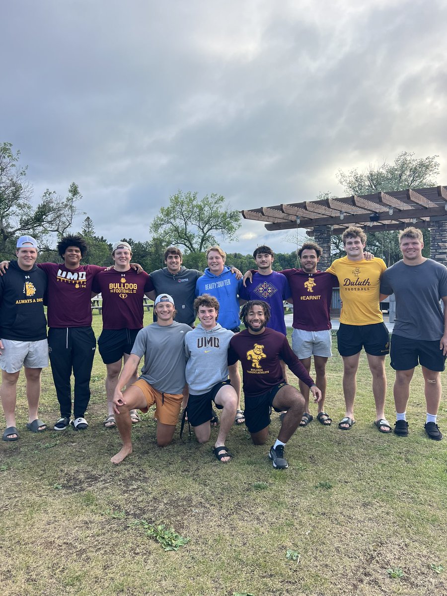 UMD_Football's tweet image. A great way to end week two of fall camp. The team went out to Pike Lake and played a volleyball tournament. Thank you Pike Lake Golf for having us! Congrats to Coach Olson’s team for being our fall camp champions, and congrats to Coach Creighton’s team for winning volleyball.