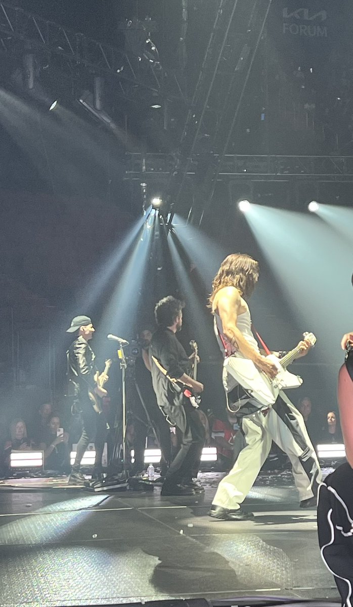 finch_janna's tweet photo. Another great meet and greet, concert, and experience! #ABL20 #concert #thirtysecondstomars #mysummerplans https://t.co/3K4LZZlraU