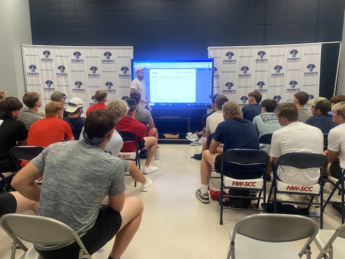 Jones getting us started with great insight on Nutrition! What you eat/When you eat =Results. 
Go Pats⚾️🇺🇸