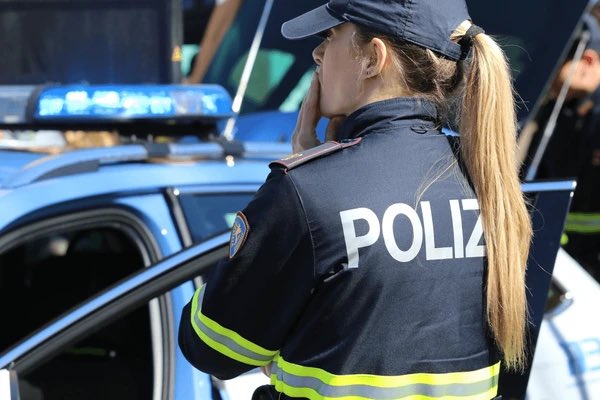 Yuri de XEPCOH 🇺🇾 (@yuridexepcoh) on Twitter photo Cada vez que digo nooooo también digo la politziaaaaa, 60 años al pedo
😜🤣🤣🤣 Cada vez que digo nooooo también digo la politziaaaaa, 60 años al pedo
😜🤣🤣🤣