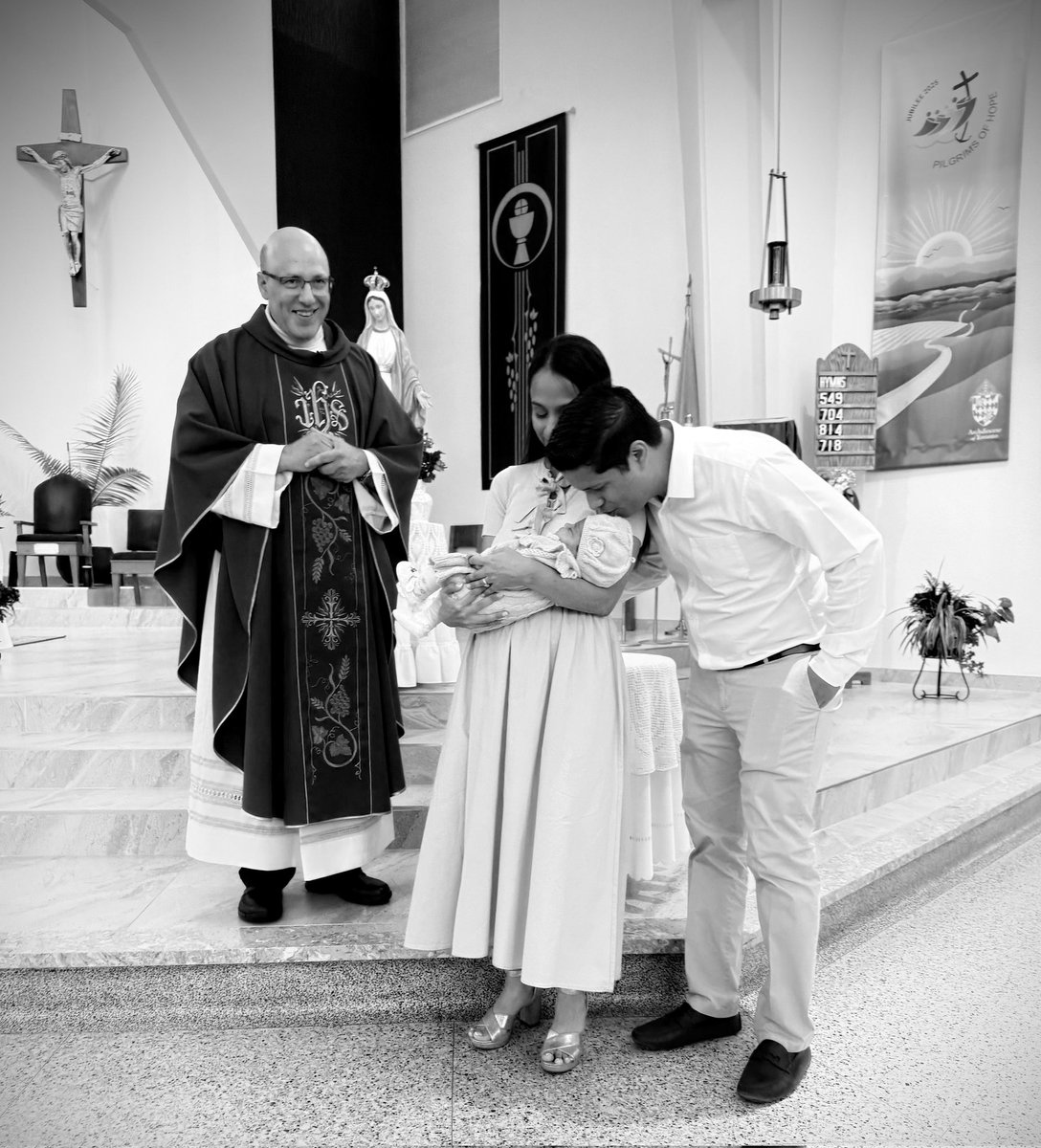 greciacuadra's tweet photo. Por este niño oraba, y Jehová me dio lo que le pedí.
1 Samuel 1:27 https://t.co/yo4sCzd1MN