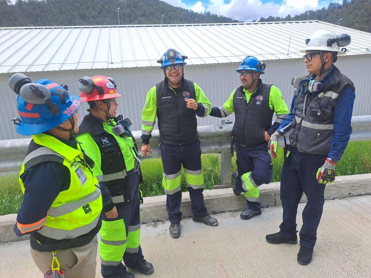 FrenteSec31's tweet photo. 📣📣‼️Comité Ejecutivo Local realiza recorrido de seguridad semanal en compañía del departamento de seguridad y relaciones industriales, nuestra meta es clara "Cero Accidentes" ‼️📣
#SomosFrente
#yotomoelcontrol 
#EstamosConPavon https://t.co/2RPGDJLmai