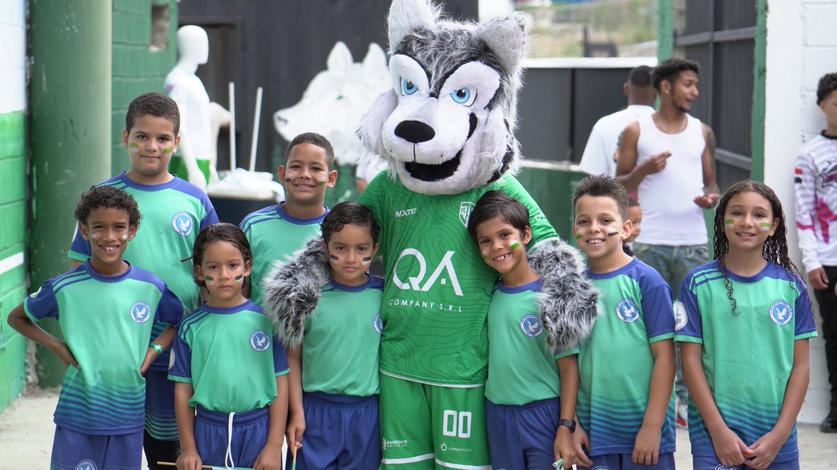 JarabacoaFC's tweet photo. RÍO la pasó increíble en el juego de hoy, compartiendo con los más pequeñitos de la casa.💚😍
Gracias al equipo Eagle FC por acompañarnos — este equipo es del pueblo y para el pueblo de Jarabacoa. 🌋⚽️

#JarabacoaFC #LateDistinto #SomosFuria https://t.co/QcE9Qy1hFc