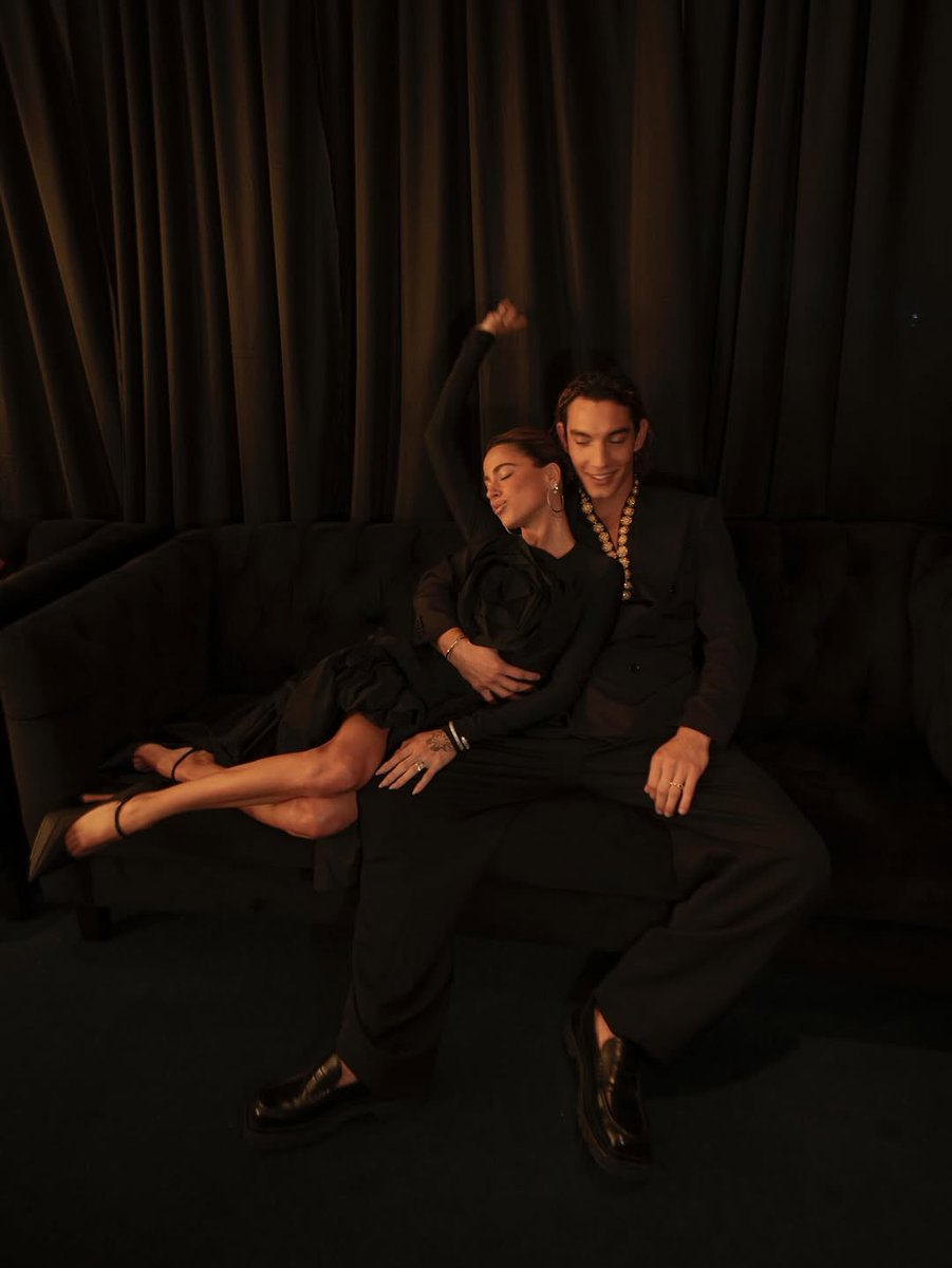 🩶| Nuevas fotos de TINI junto a Jorge López en la premiere de #Quebranto en México✨