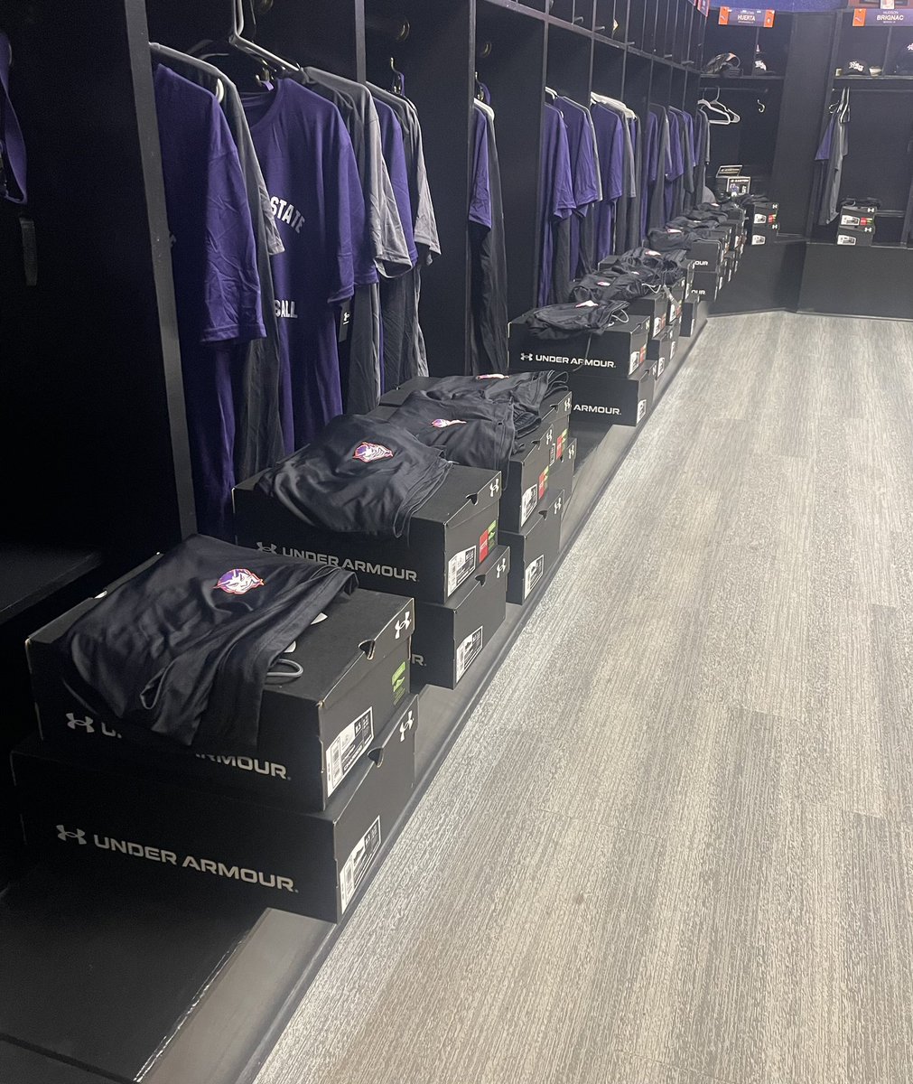 Dylan Belanger (@dbelanger1721) on Twitter photo Guys moved in ☑️
1st Team Meal ☑️
1st Team Meeting ☑️
Christmas in August ☑️ <a href="/UnderArmour/">Under Armour</a>
#BstroBoys 😈🤘🏻 Guys moved in ☑️
1st Team Meal ☑️
1st Team Meeting ☑️
Christmas in August ☑️ <a href="/UnderArmour/">Under Armour</a>
#BstroBoys 😈🤘🏻