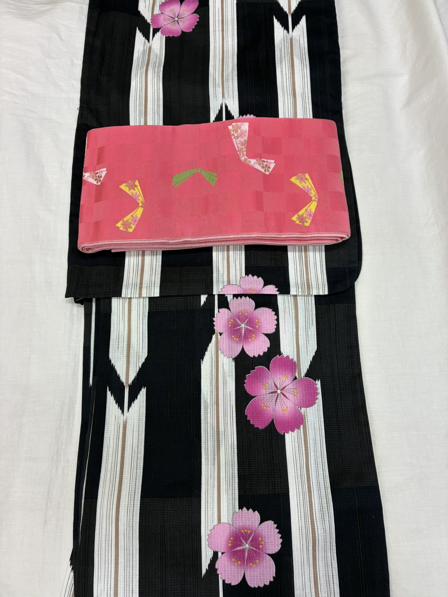 みどりのなみへい⚫︎撞木　着物　反物　帯　展示台　76㌢×4本 超美】本場泥大島紬9マルキ 袷 芝草 紫花織出し 縦ライン 焦げ茶