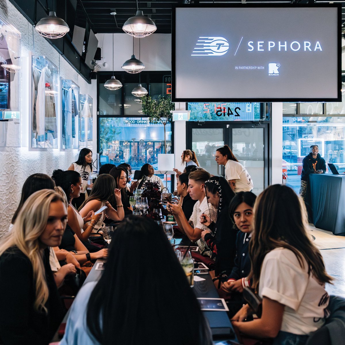 weareround21's tweet image. A night of beauty x sport with @Sephora x @TempoBasketball  x @weareround21  And just like that a start of something bigger in the @WNBA