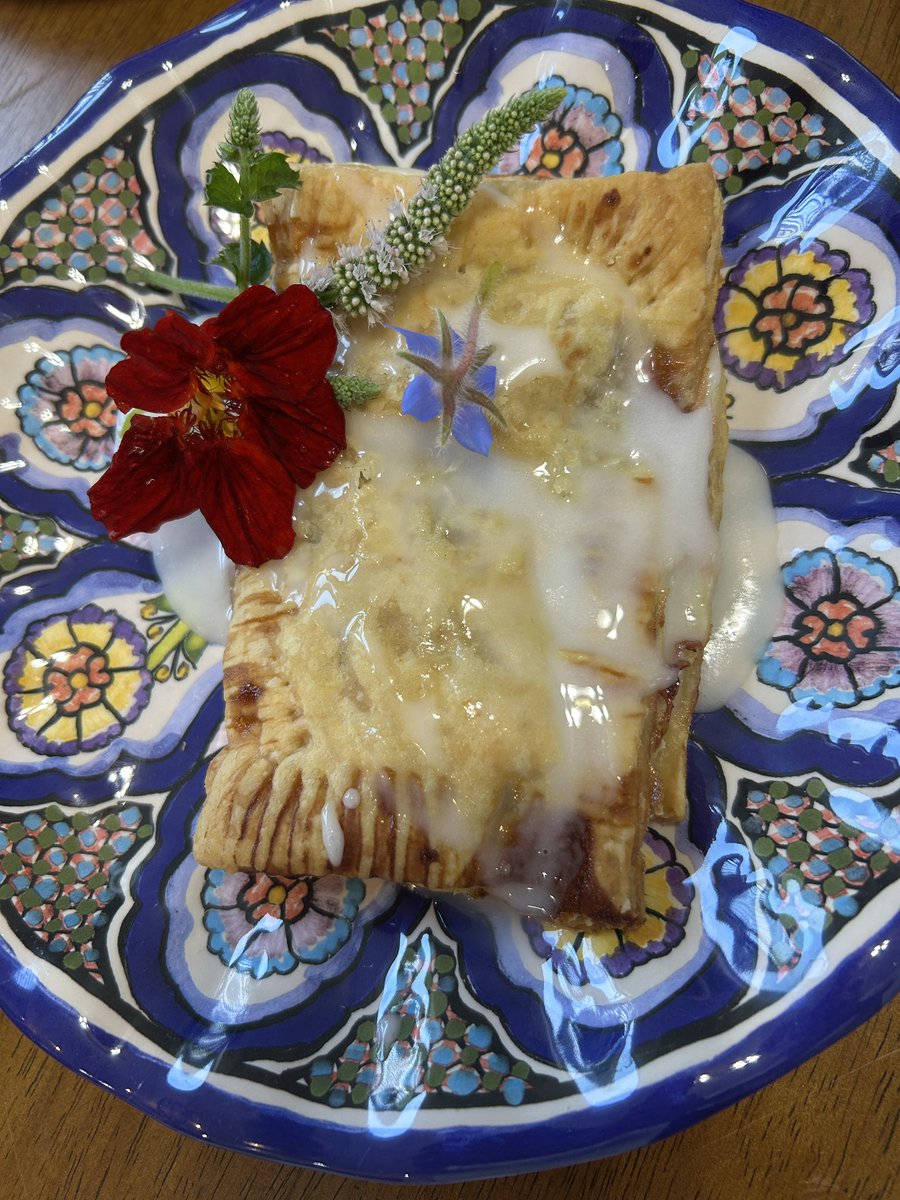 FoodStringer's tweet image. PEPPER PARTY! Stuffed Peppers galore to-night! So nutritious! We capped off our parade of colorful peppers stuffed with farm market delights with homemade cherry pop tarts! Fun! Delish!