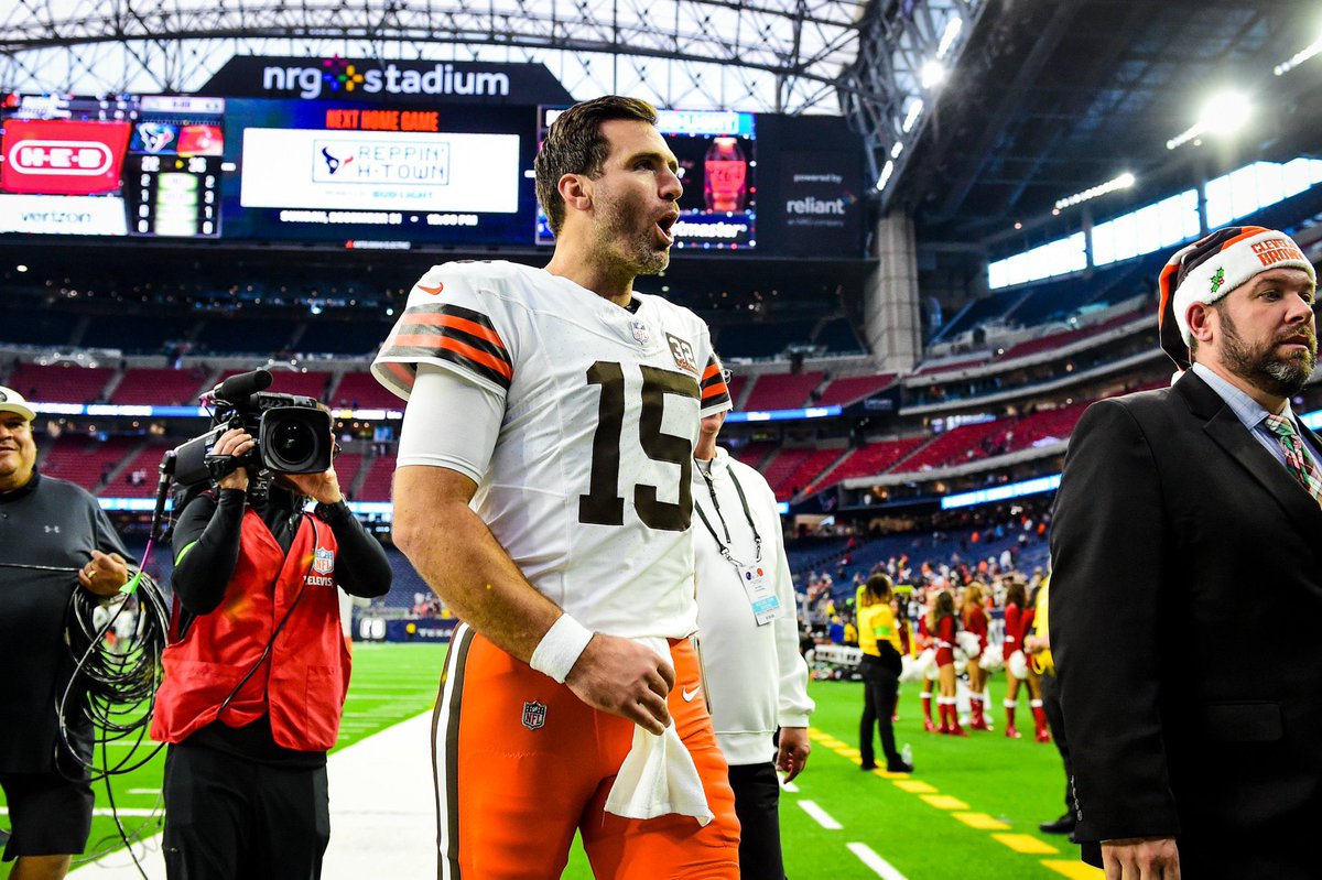 Covers_Football's tweet photo. Last 17 starts:
Joe Flacco:
4,755 Passing Yards
32 TDs
Patrick Mahomes:
4,165 Passing Yards
28 TDs
🤔 https://t.co/LLlCA2pe6b