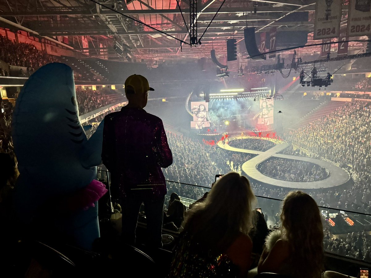 There is a shark fully enjoying the <a href="/katyperry/">KATY PERRY</a> concert.

I’ll check on their rhythm to see if it’s left or right.