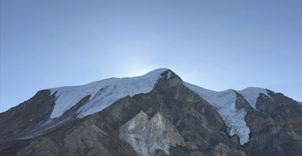 登山の記録と思いきや、起業家必読のnoteでした！

大丈夫！きっといける

“登山と起業はとことん似ている。
つくづく、登山は起業経営と重なる。
SANUの目指す山頂は遥か彼方。

SANUの社員は、厳しい登山遠征に一緒に行くメンバーを選ぶつもりで採用している。

①