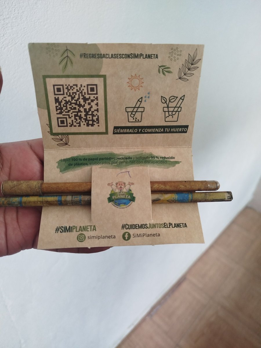 MiiiNaty's tweet photo. Te amo @fsimilares , hoy fui a comprar y me regalaron está pluma y lápiz ecológico y además tiene semillas para plantarlos después de que se acabe la tinta!!!! 😍🌱 https://t.co/dY6EdHpvnq