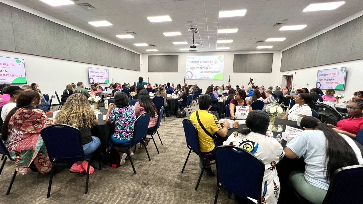 SISD_CoA's tweet image. Thank you to our parents for an amazing first Parent Advisory Council meeting of the year! With a record-setting turnout of over 250 parents, your voice and partnership continue to make all the difference for our students and schools. #TogetherinCulture #TogetherinAccountability