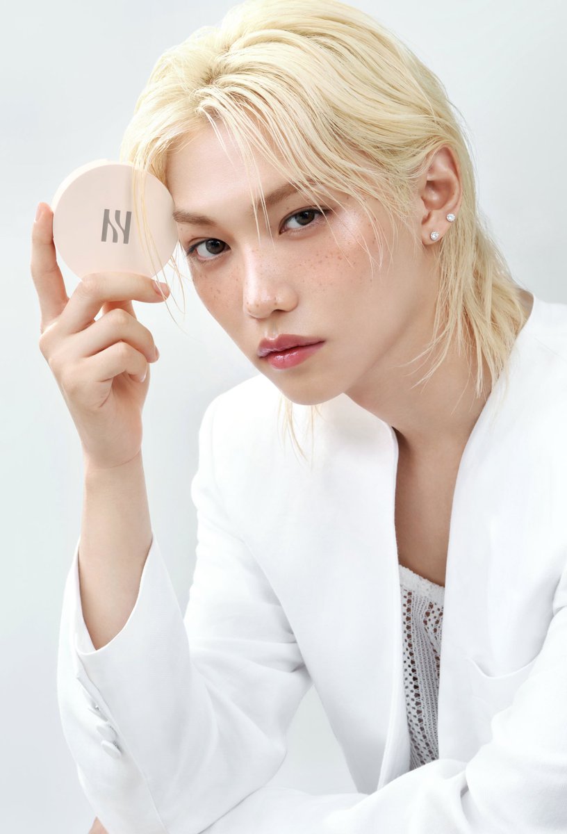 HERA (@herabeauty_jp) on Twitter photo LET YOUR GLOW SPEAK
•リフレクション スキン グロウ クッション ファンデーション
• リフレクション スキン グロウ クッション ファンデーション 00N1ダイヤ
• センシュアルヌードグロス 415 ブラウニーボーイ
#LETYOURGLOWSPEAK
🗓️ 2025.08.25
<a href="/Stray_Kids/">Stray Kids</a>
#HERA #ヘラ #ヘラBeauty LET YOUR GLOW SPEAK
•リフレクション スキン グロウ クッション ファンデーション
• リフレクション スキン グロウ クッション ファンデーション 00N1ダイヤ
• センシュアルヌードグロス 415 ブラウニーボーイ
#LETYOURGLOWSPEAK
🗓️ 2025.08.25
<a href="/Stray_Kids/">Stray Kids</a>
#HERA #ヘラ #ヘラBeauty