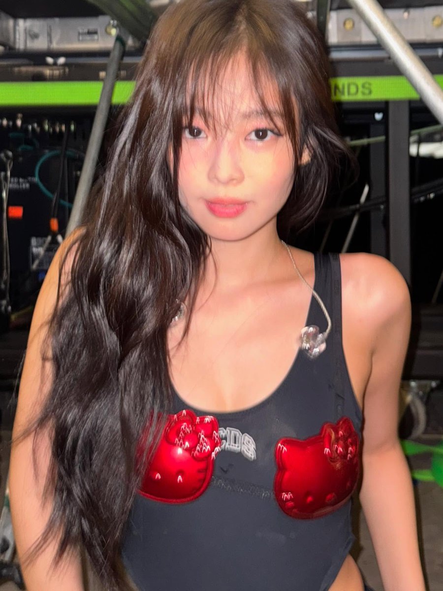 JennieDCGallery's tweet photo. 250818 #JENNIE IG Update

Grazie Milan 💋💋💋 https://t.co/aKHKdQMgqF
