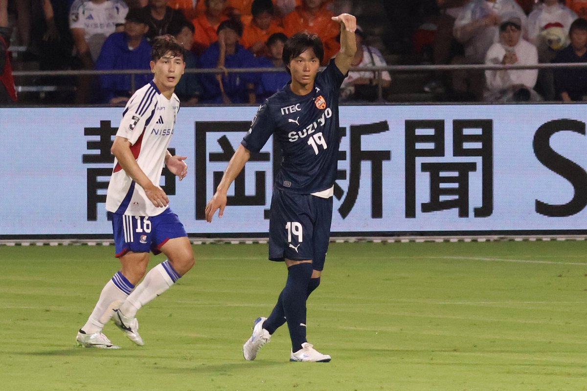 17日はどしゃぶりの中
みなさまお疲れ様でした。

呼ぶ人↓
この時はまだ雨は落ち着いていた・・・

#spulse
#ONEFAMILY2025
#0816vs横浜FM 
＃松崎快　選手