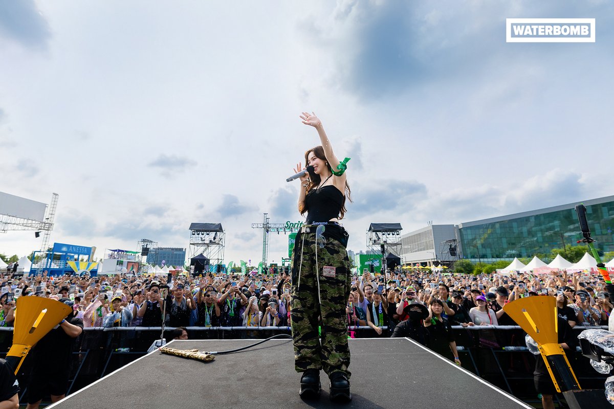 카리나 나오면 텐션도 UP!!🔫💦
청량감도 에너지도 퍼펙트💚💚
워터밤 서울의 레전드 순간!!❣️

#KARINA #aespa #WATERBOMB #WATERBOMB2025 #WATERBOMBSEOUL #카리나 #에스파 #워터밤 #워터밤2025 #워터밤서울