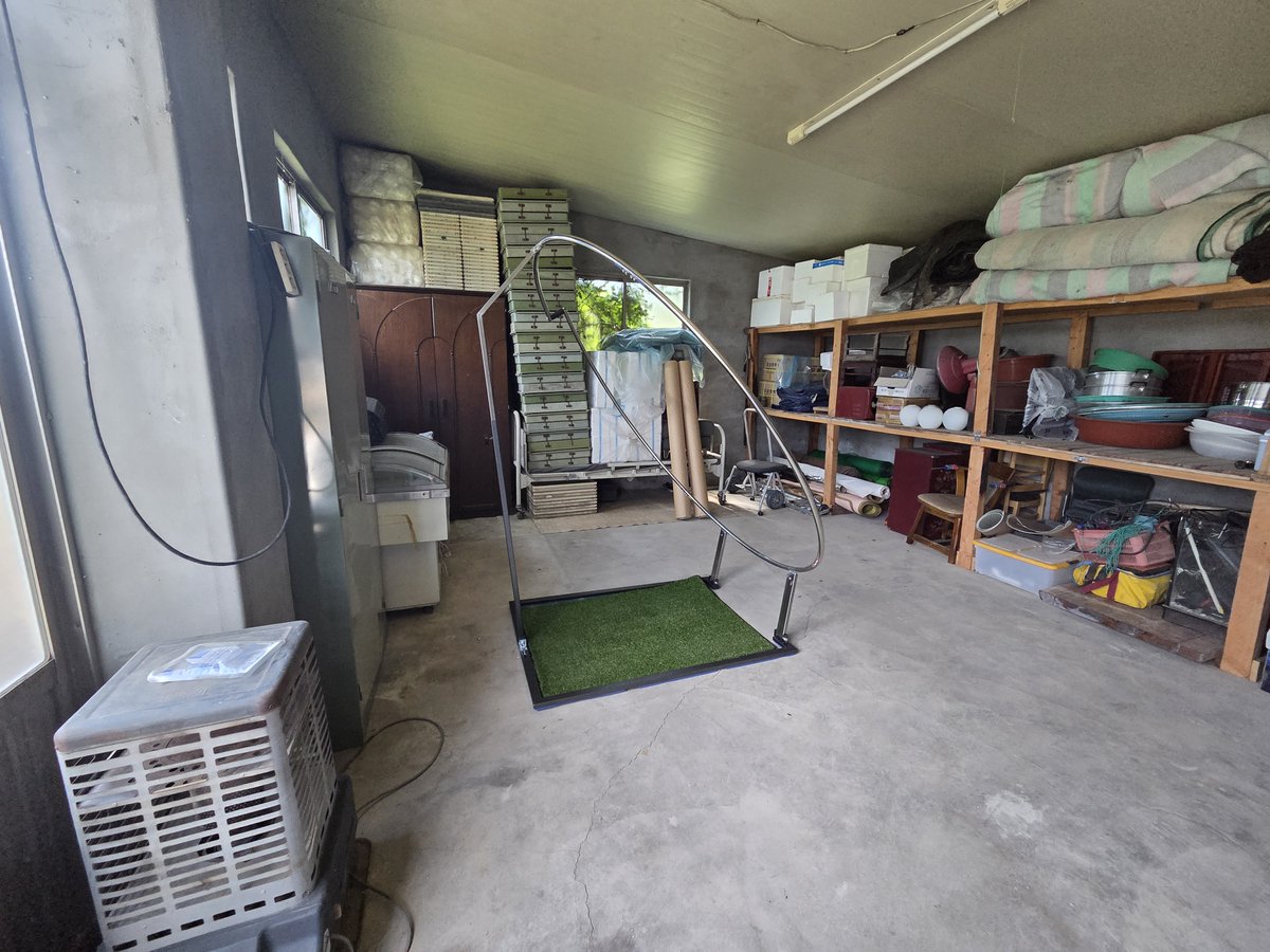 Proswing_Inc's tweet image. #스윙플레인2.0 링에 단차를 두어 자연스럽게 인아웃궤도를 만들며 동시에 오버백스윙을 막아 줍니다.
스윙시 배트가 링에 붙어다니게 스윙을 하면 몸통스윙을 안할래야 안할수 없게 됩니다.
또한 올바르고 일정한 스윙궤도로 연습할수 있습니다.
제품문의:1899-6637
proswing.kr