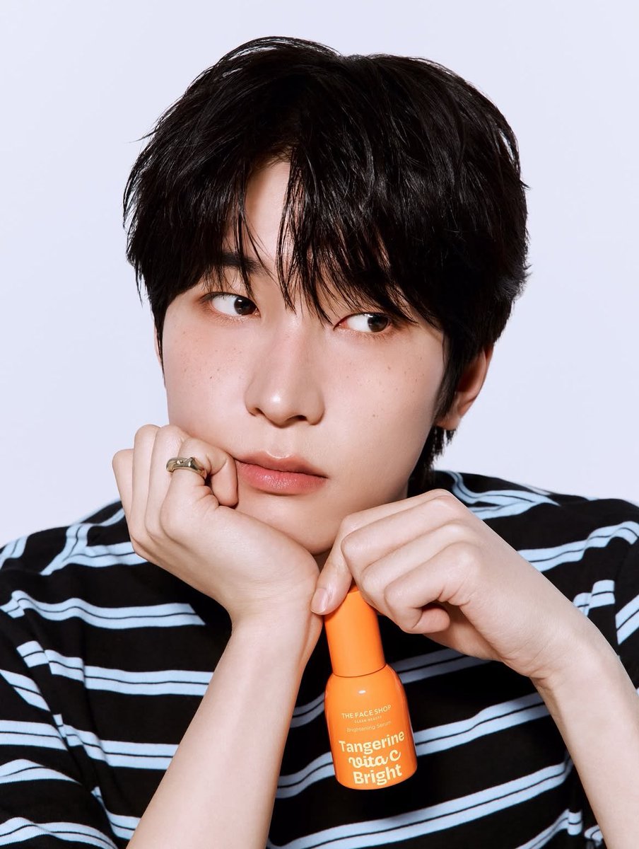 the freckles 😍 wonwoo sooo pretty 🧡