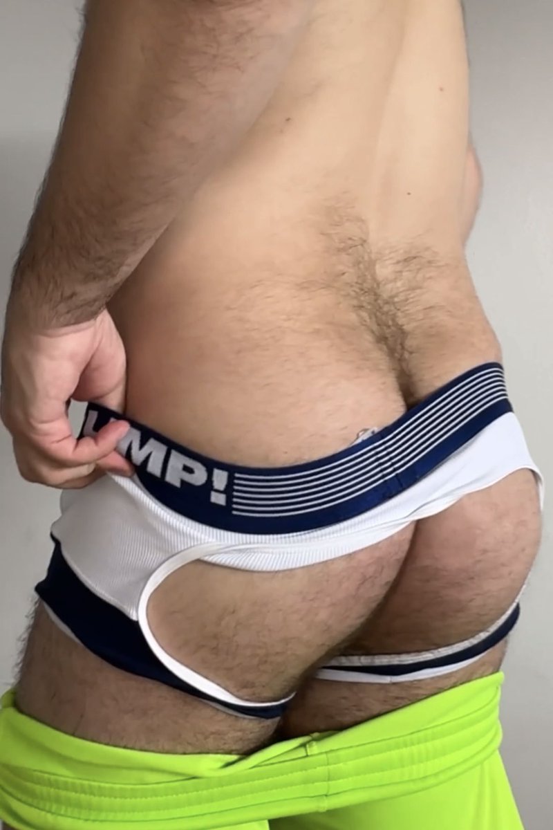 BluOwnsYou tweet media