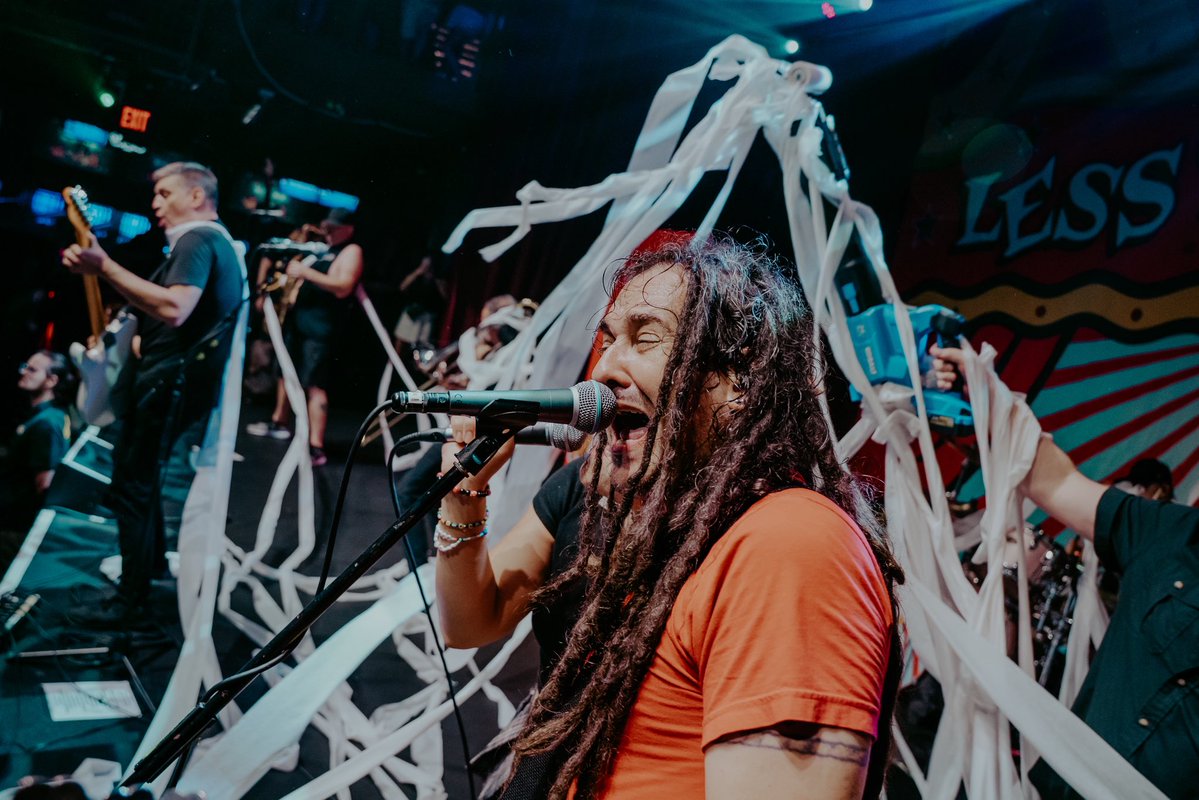 Chris DeMakes (@lessthanchris) on Twitter photo Nashville was the perfect ending to our Summer Circus 2025 tour! To all the fans, bands, crews, VIP ticket holders, venues, local crews, & parents who brought their families out with them, THANK YOU! We made a lot of beautiful memories, & hope you all did too!
📷: <a href="/gavfrontrow/">Gavin Smith</a> Nashville was the perfect ending to our Summer Circus 2025 tour! To all the fans, bands, crews, VIP ticket holders, venues, local crews, & parents who brought their families out with them, THANK YOU! We made a lot of beautiful memories, & hope you all did too!
📷: <a href="/gavfrontrow/">Gavin Smith</a>