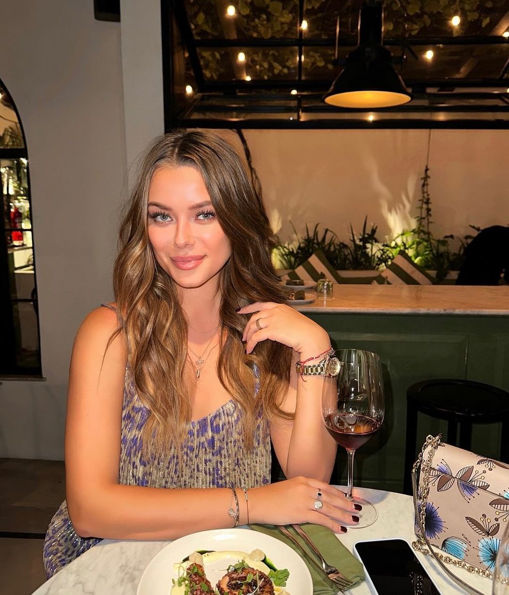 Solid60f6os's tweet image. Smile a little louder today 😘💖